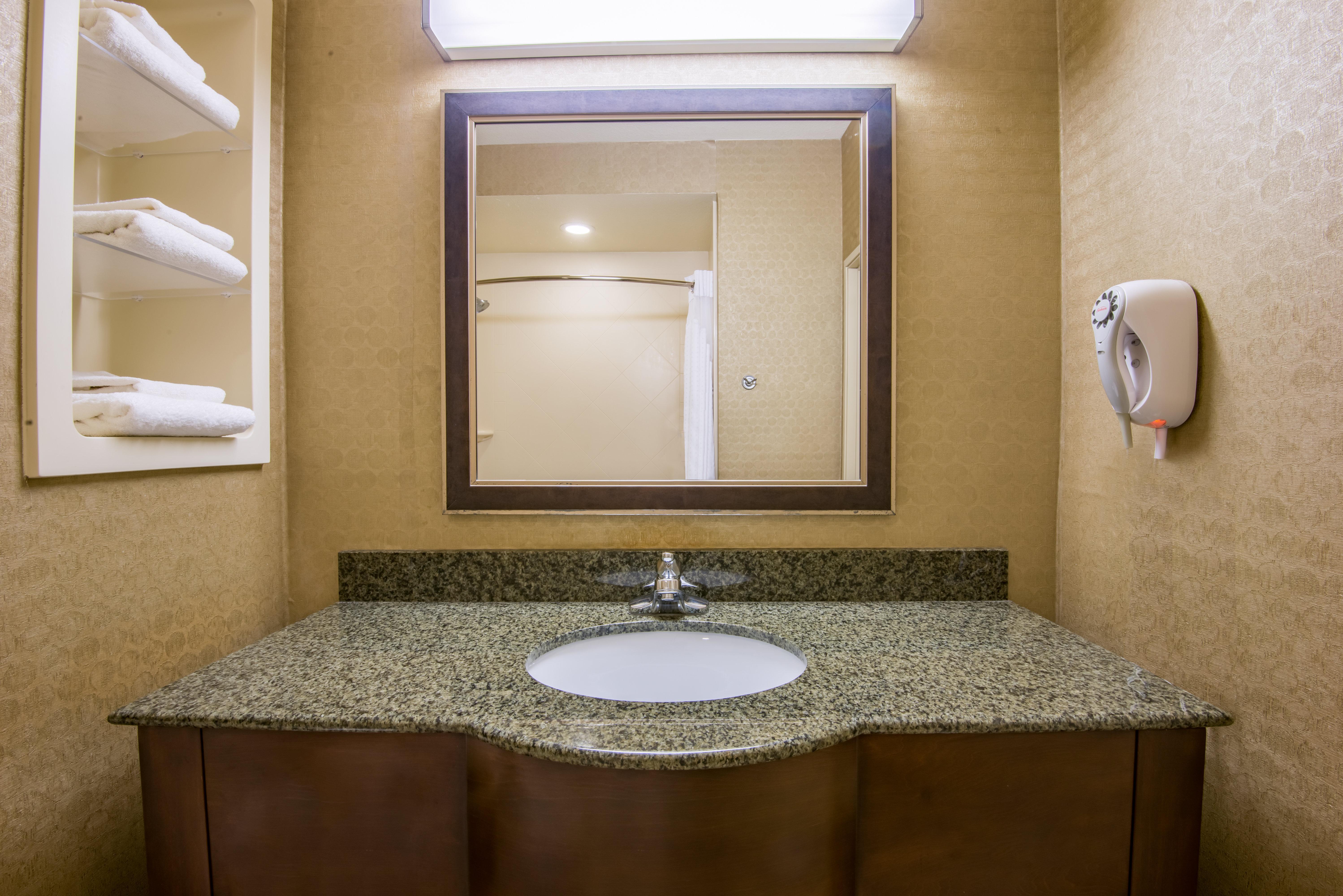 Express & By Ihg Hotel 2*