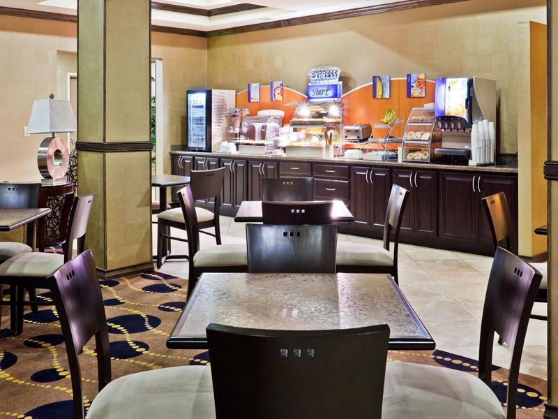 Express & By Ihg Clovis